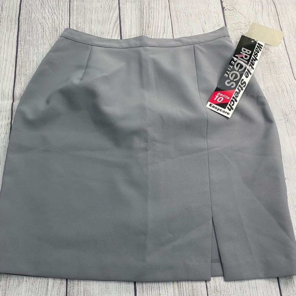 Briggs New York Skirt Women’s Size 10 Petite Straight Pencil Color Gray NWT.